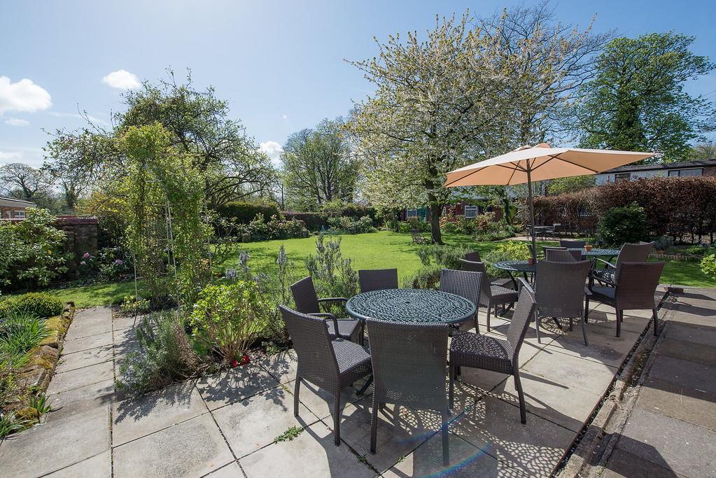 Woodcote Hotel Hooton Екстериор снимка